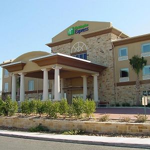 Holiday Inn Express & Suites Fredericksburg By Ihg